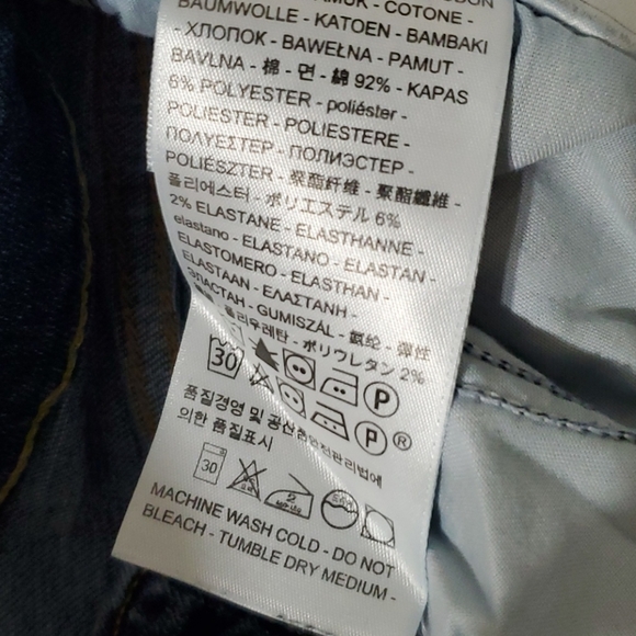 Levis - Picture 3 of 4